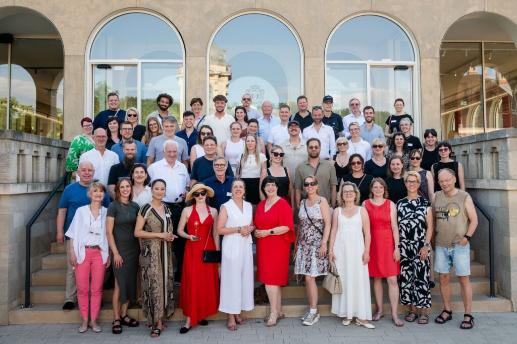 Gruppenbild Marketingtag Ost 2026 in der Rotkäppchen Erlebniswelt