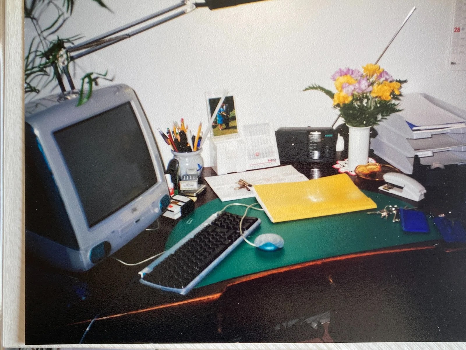 Historischer iMac Arbeitsplatz der AGENTUR SCHWEIGER aus den frühen Agenturjahren